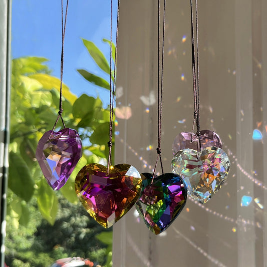 💝Is your decor lacking soul? 🔥Light up your heart-shaped prism pendant at half price! 🔥